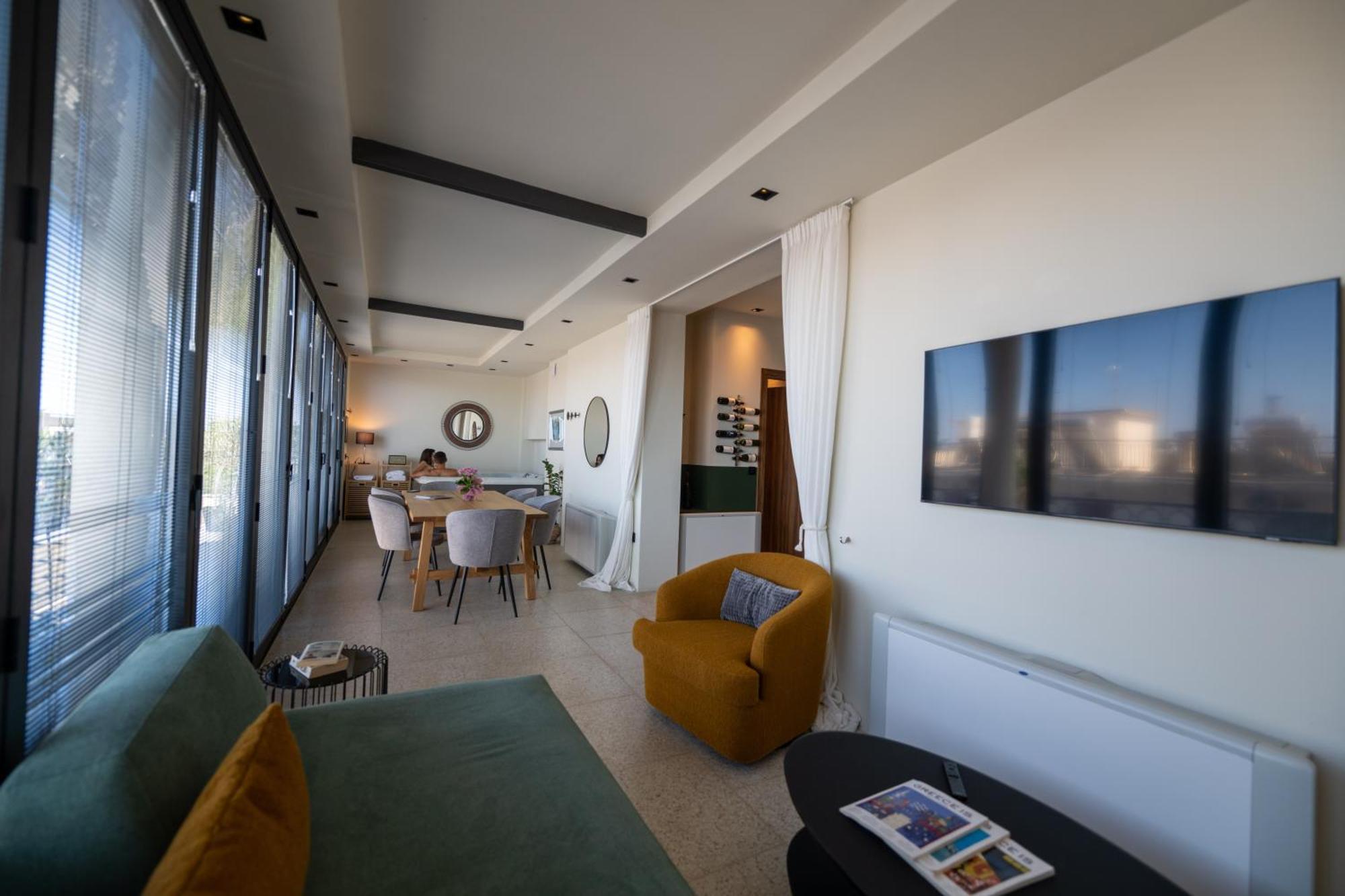 Evripidou 7 - Kalamata Mediterranean Suites Exterior photo